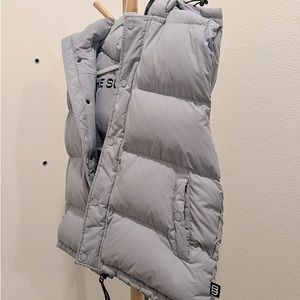 Aritzia super puff vest